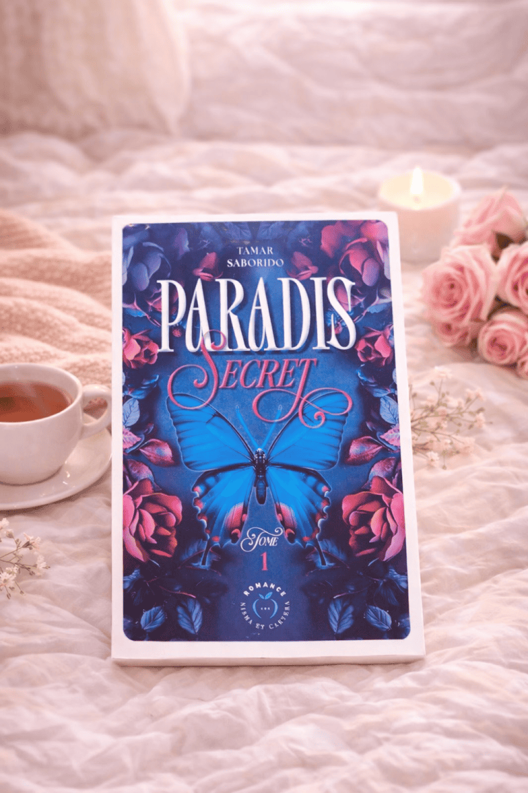Couverture du roman Paradis Secret tome 1 de Tamar Saborido, romance young adult sur le premier amour